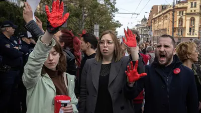 محتجون غاضبون في صربيا