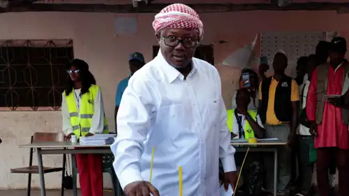 رئيس غينيا بيساو عمر سيسوكو إمبالو خلال الانتخابات