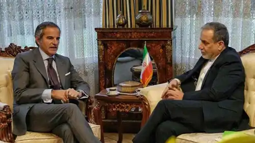 وزير الخارجية الإيراني عباس عراقجي ورئيس الوكالة الدولية للطاقة الذرية