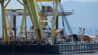 سفينة شحن تحمل نفطا إيرانيا