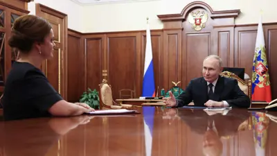 الرئيس الروسي فلاديمير بوتين وابنة عمه آنا تسيفيليفا