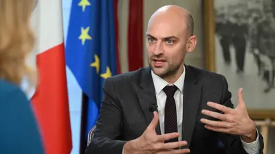 وزير الخارجية الفرنسي جان نويل بارو  خلال مقابلة مع شبكة "بي بي سي"