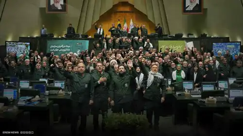 "الجيوش الإوروبية إرهابية".. البرلمان الإيراني بزي الحرس الثوري