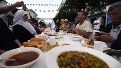 افطار الصائمين على الطرقات في الجزائر