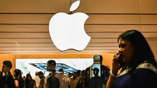 أحد متاجر أبل