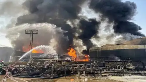 صورة للحريق الذي طال مصفاة "آبادان"