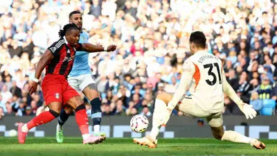 أداما تراوري في مباراة مانشستر سيتي وفولهام