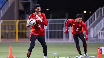 مصطفى شوبير ومحمد الشناوي في تدريبات الأهلي المصري