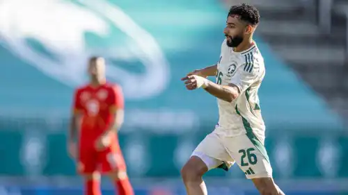 صالح أبو الشامات نجم المنتخب السعودي 