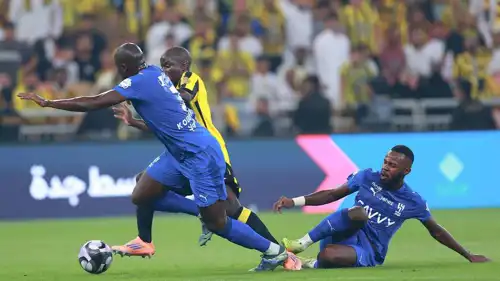 من مباراة الهلال والاتحاد في دوري روشن