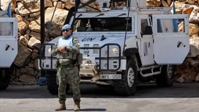  جندي حفظ سلام من الكتيبة الإسبانية في لبنان (يونيفيل)