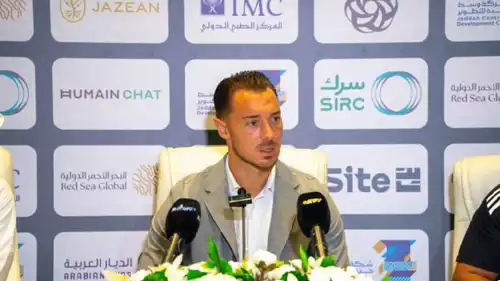 ماتياس يايسله مدرب الأهلي السعودي