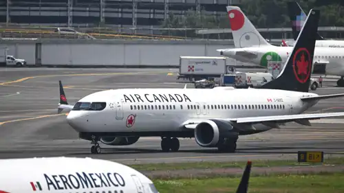 طائرة تابعة للخطوط الجوية الكندية