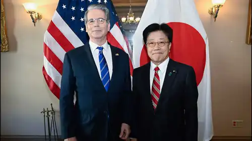 سكوت بيسنت ووزير المالية الياباني كاتسونوبو كاتو