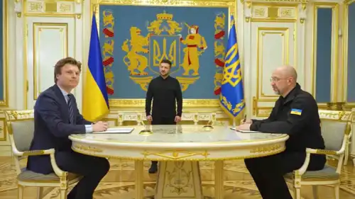 زيلينسكي خلال حضوره توقيع مذكرة التفاهم مع هولندا