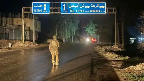 انتشار أمني لعناصر الجيش السوري في الرقة