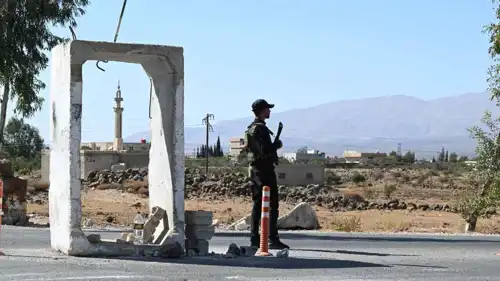 جندي سوري قرب الحدود مع إسرائيل