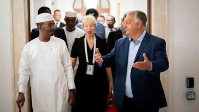 فيكتور أوربان في استقبال محمد إدريس ديبي