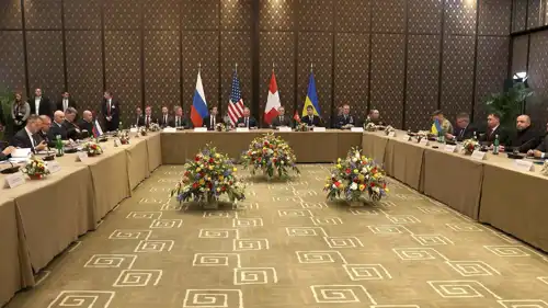 ستيق ويتكوق بتوسط الوفدين الأوكراني والروسي 