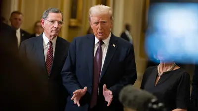 ترامب خلال اجتماع بالجمهوريين