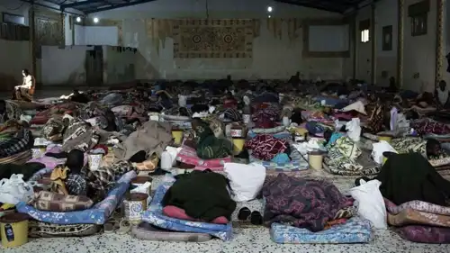 مهاجرون في أحد مراكز الاحتجاز في ليبيا