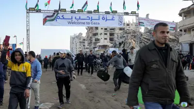 سكان غزة عند عودتهم إلى شمال القطاع