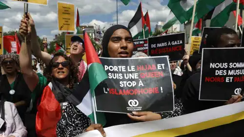مسيرة مناهضة للإسلاموفوبيا في باريس
