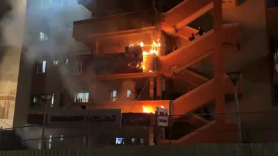 النيران تأتي على أجزاء من المستشفى بعد القصف