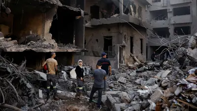 آثار غارة إسرائيلية على لبنان