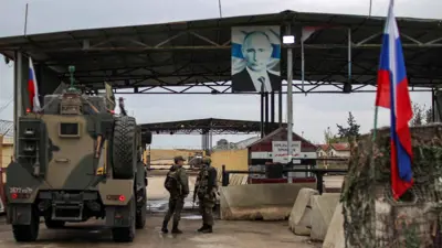 مدخل قاعدة حميميم