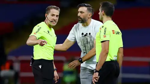 حكم مباراة برشلونة وإلتشي