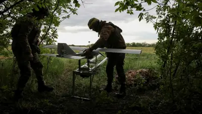 قوات أوكرانية تطلق مسيرات