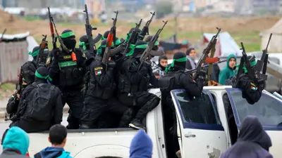 عناصر من كتائب القسام الجناح المسلح لحركة حماس