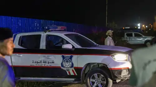 قوات من وزارة الداخلية أمام مقر البعثة الأممية