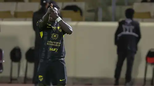 لاعب الاتحاد روجر صاحب الهدف الأول