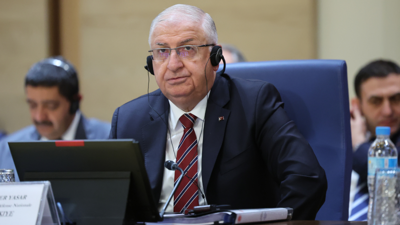 وزير الدفاع التركي يشار غولر