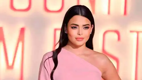 الفنانة المصرية أسماء جلال