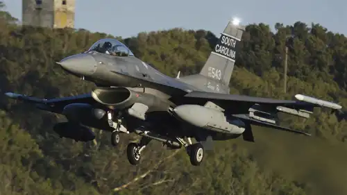 إف-16 "القطة الغاضبة" 