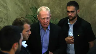 يوآف غالانت