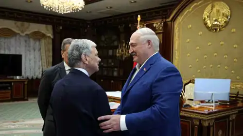 الرئيس لوكاشينكو ومبعوث ترامب جون بي كويل.