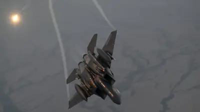 مقاتلة أمريكية تقصف مواقع حوثية