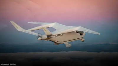 طائرة كهربائية