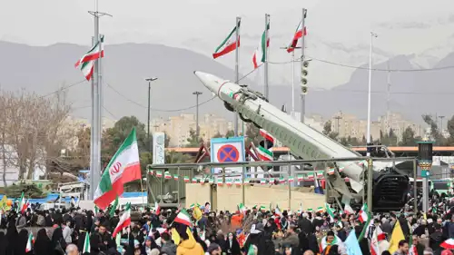 عرض لصاروخ باليستي إيراني 