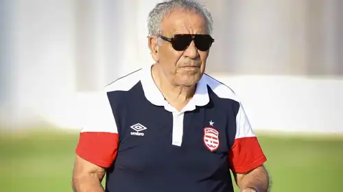 فوزي البنزرتي مدرب النادي الإفريقي التونسي
