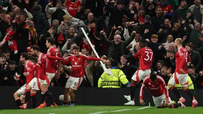 مانشستر يونايتد حقق تأهلا مثيرا على ليون