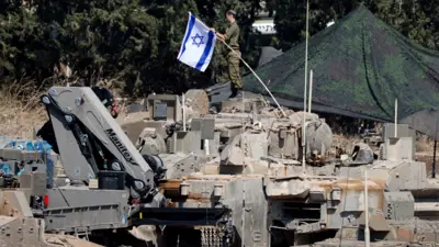 آليات إسرائيلية تحتشد على الحدود مع لبنان