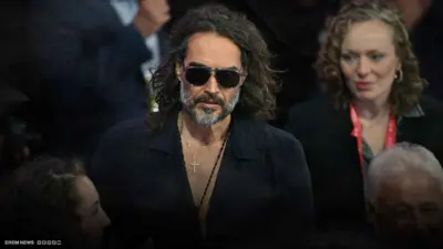 فنان بريطاني شهير يواجه تهما بالاغتصاب