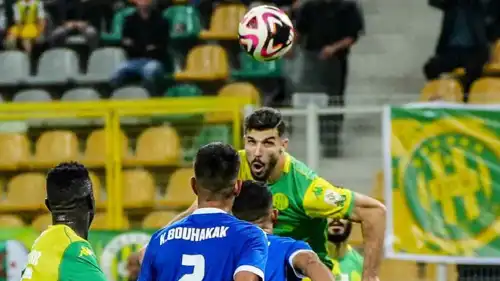مباراة شبيبة القبائل ومولودية البيض في الدوري الجزائري