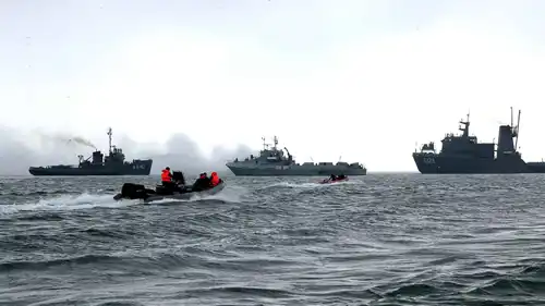 مناورات إيرانية في بحر قزوين