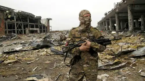 مقاتل في دونباس